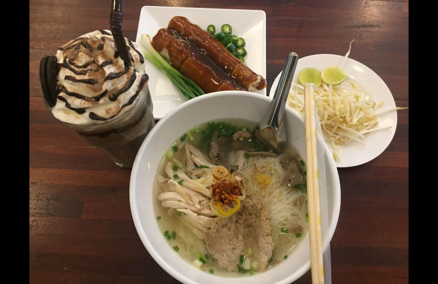 Pattaya Mae Sri Ruen Noodle